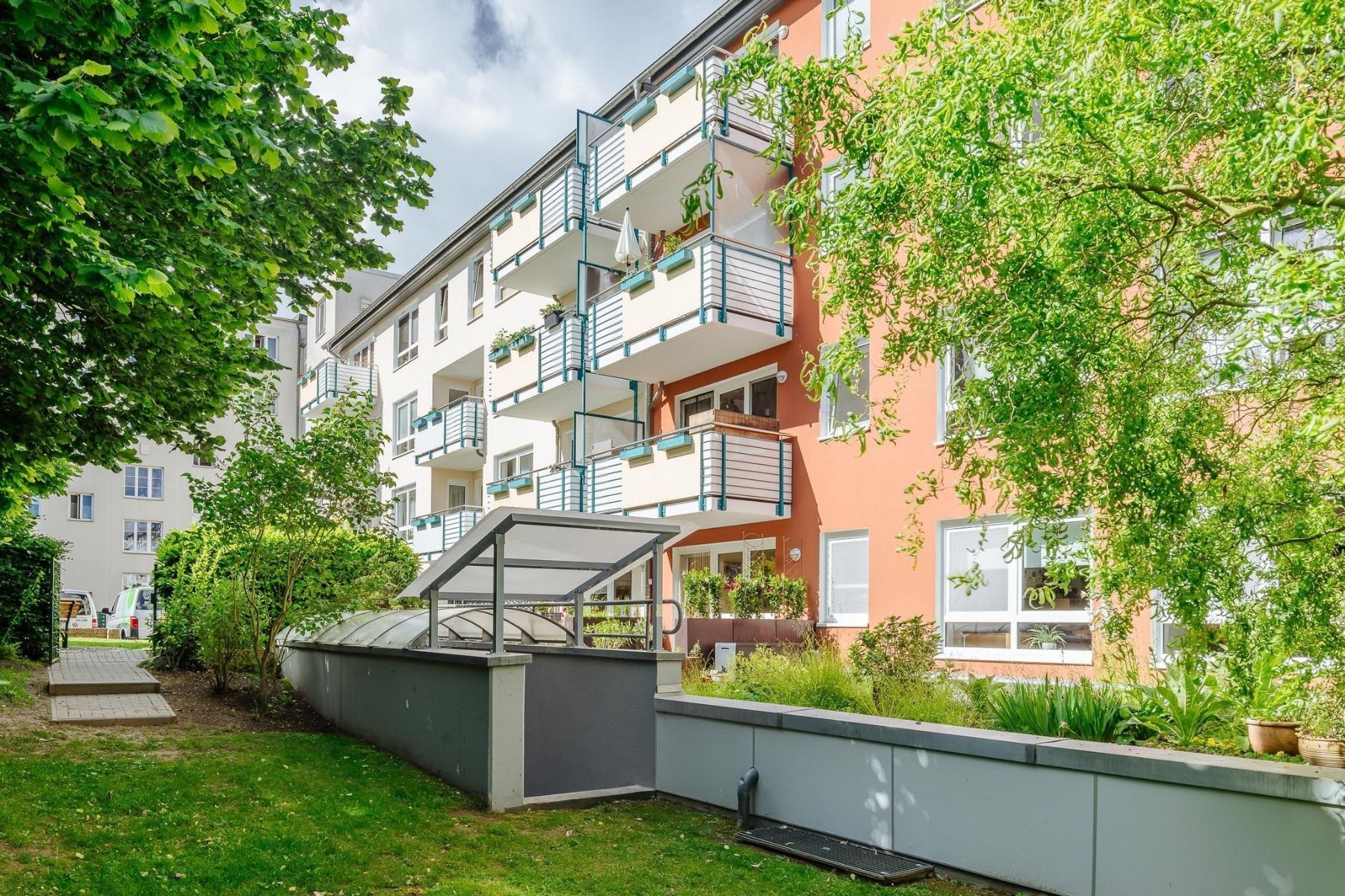 Haus mit Balkon