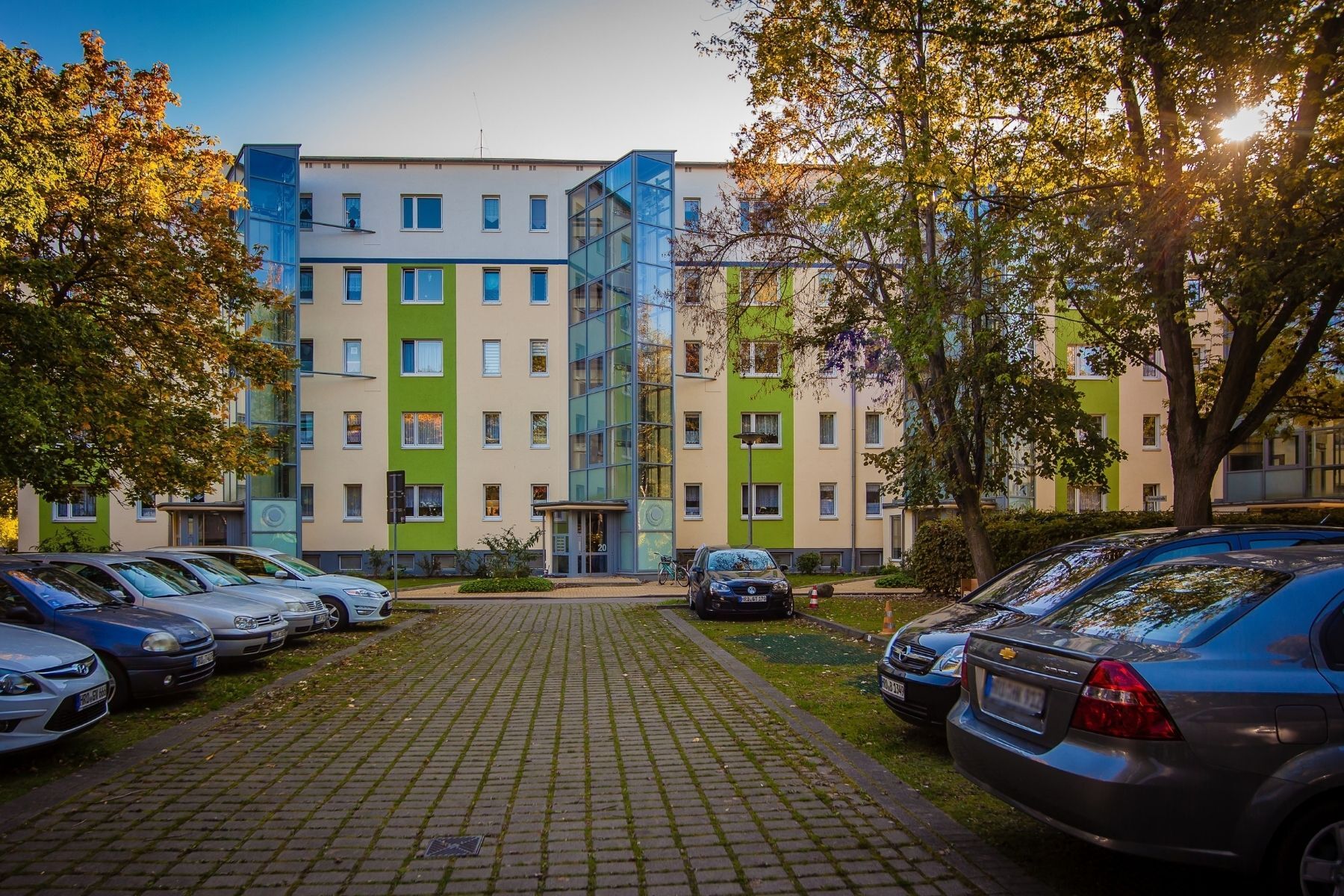 Haus mit Parkplatz